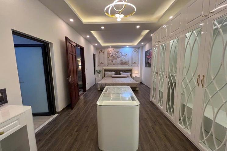 HOA HẬU THANH XUÂN- PHÂN LÔ 6 TẦNG CÒN MỚI ĐẸP- Ô TÔ ĐỖ CỬA- KINH DOANH TẤP NẬP- FULL NỘI THẤT
