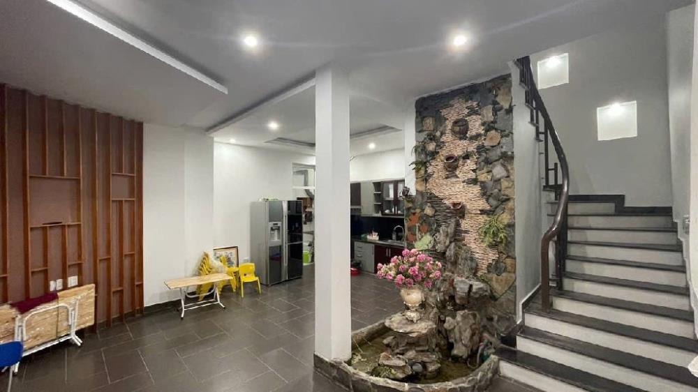 Bán Nhà Phố Nhổn 112m2, 3 Tầng, Lô Góc, Mặt Tiền Rộng 8.6m, Ô Tô Vào Nhà, Giá 15 Tỷ+