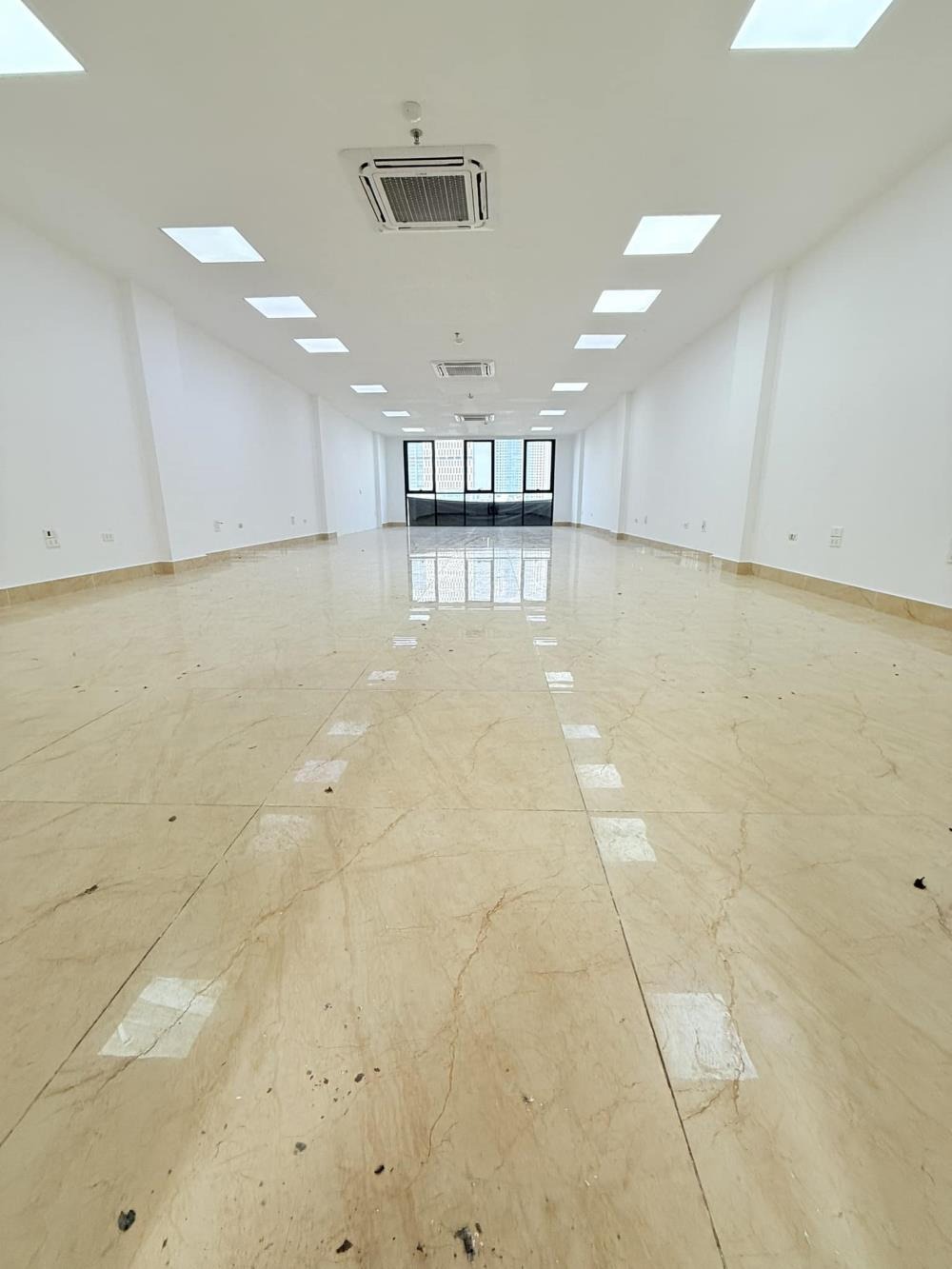Bán Nhà Mặt Phố Trần Vỹ, Cầu Giấy - 136m2, 9 Tầng, Kinh Doanh Sầm Uất - Giá 78 Tỷ