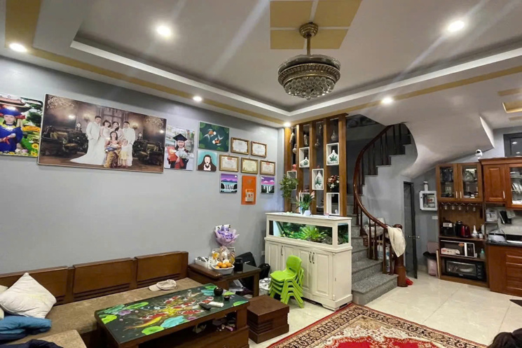 Bán nhà Ỷ La, Hà Đông 34mx5 tầng, Nhà đẹp, Ô tô đỗ, gần chợ, trường học.. giá 5.9 tỷ