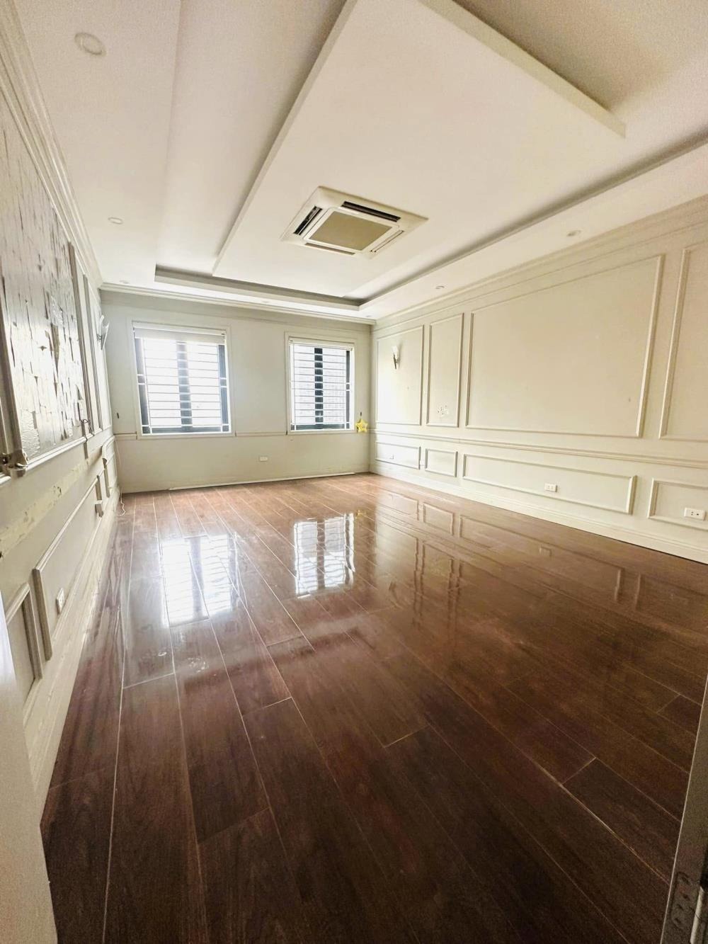 Bán nhà mặt phố Linh Lang, Ba Đình - 7 Tầng, Kinh Doanh Đỉnh Cao - 48.5 Tỷ