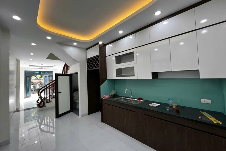 Bán nhà Huyền Kỳ 35mx5 tầng,Nhà Lô góc, ngõ nông rộng Ô tô tránh 5.6 tỷ