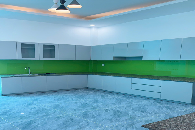 NHÀ MỚI 3 TẦNG 4 X 32M TÂN CHÁNH HIỆP QUẬN 12 HẺM XE HƠI ĐỖ CỬA SHR