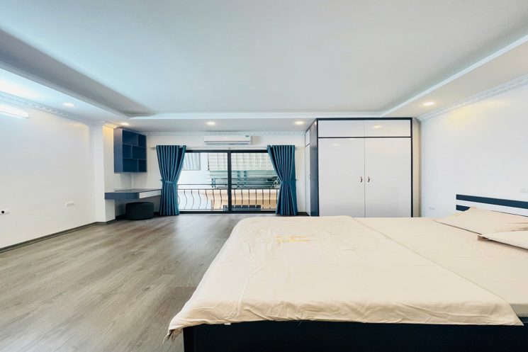 Bán nhà Phạm Văn Đồng 40m 6 tầng thang máy ngõ thông gần ô tô