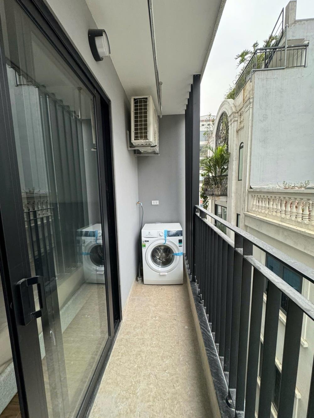 Căn Hộ Cao Cấp 68 - Full Nội Thất, View Thoáng, Giá Tốt