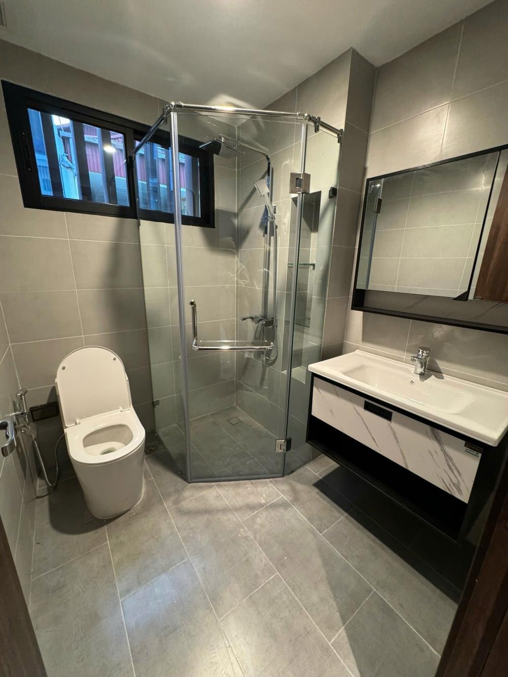 Căn Hộ Cao Cấp 68 - Full Nội Thất, View Thoáng, Giá Tốt