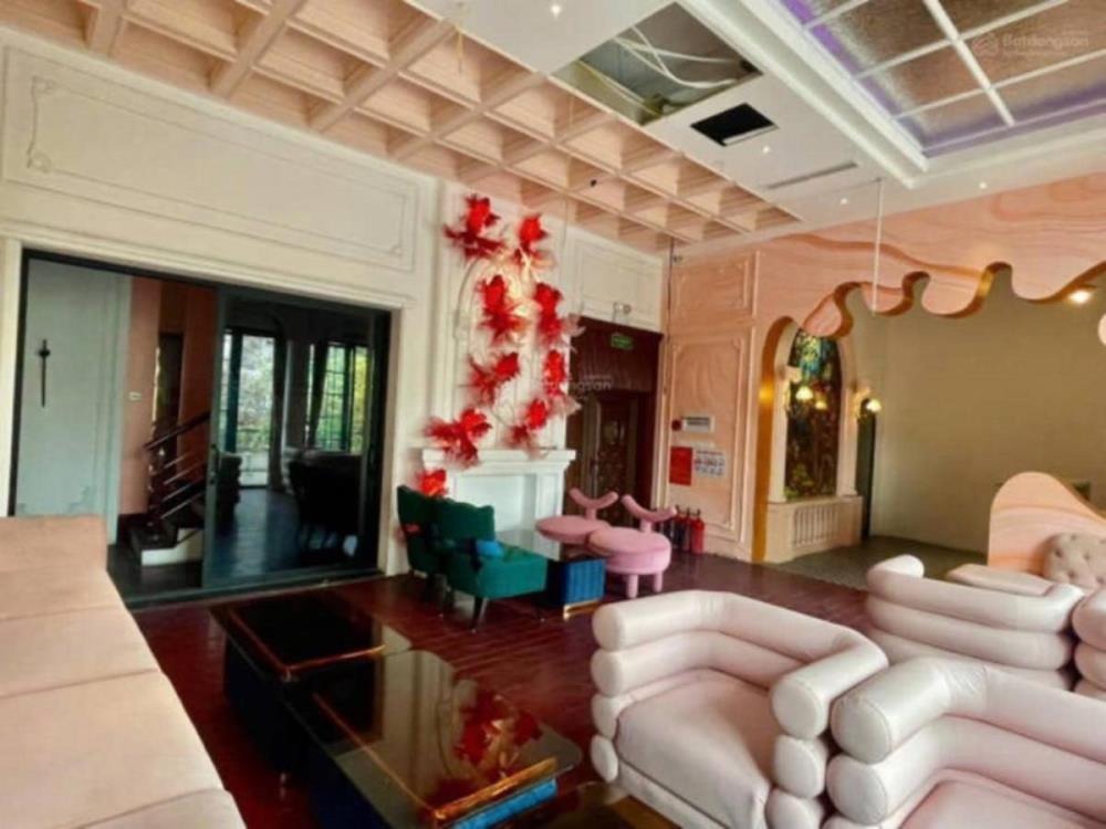 Bán nhà phố Quận Hoàn Kiếm - 300m2 - Mặt tiền - Kinh doanh - 33 tỷ