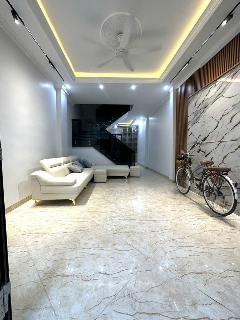Bán Nhà Hoa Hậu Kim Giang - Sát Ô Tô, Nội Thất Xịn, Hàng Xóm Tốt