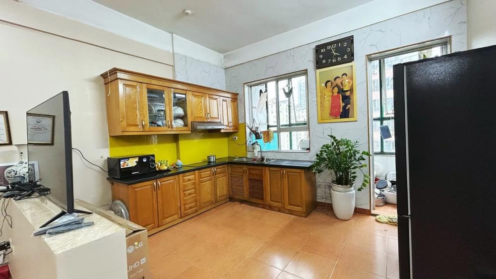 Bán Căn Hộ Góc 69m2 Nguyễn Chánh: 2PN (Sửa 3PN), Full Nội Thất