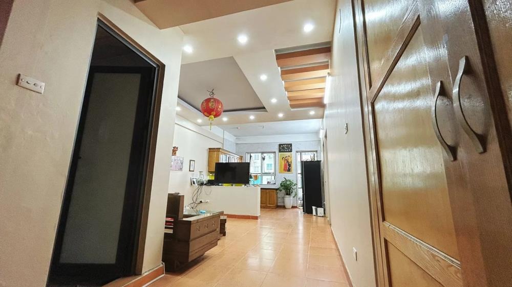Bán Căn Hộ Góc 69m2 Nguyễn Chánh: 2PN (Sửa 3PN), Full Nội Thất