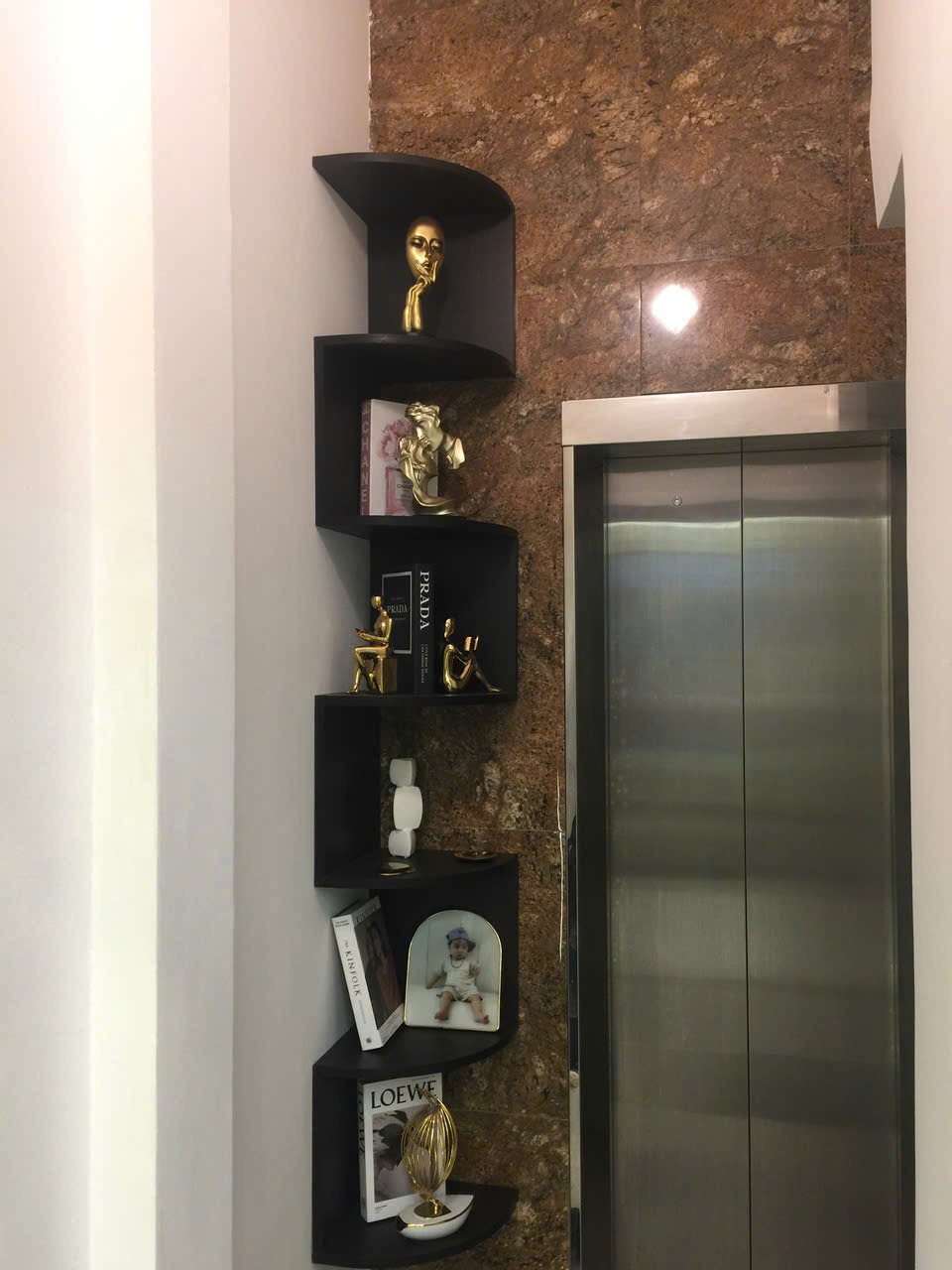 Chính chủ bán nhà mặt tiền phố Chinh, 5 tầng, thang máy