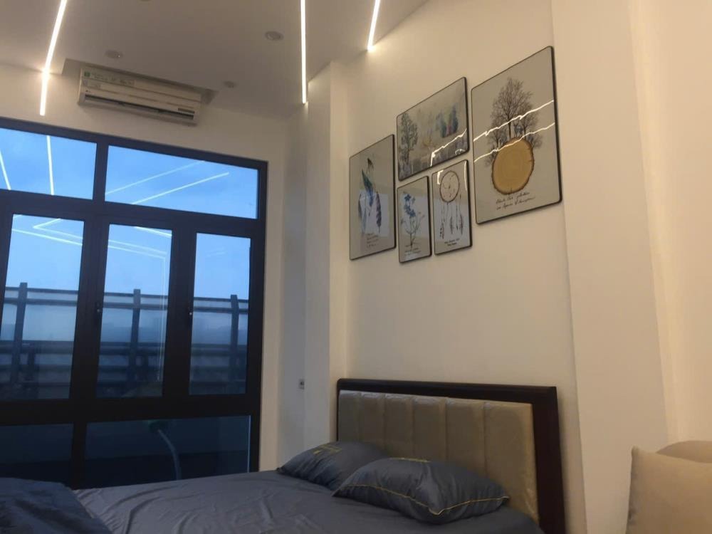 Chính chủ bán nhà mặt tiền phố Chinh, 5 tầng, thang máy