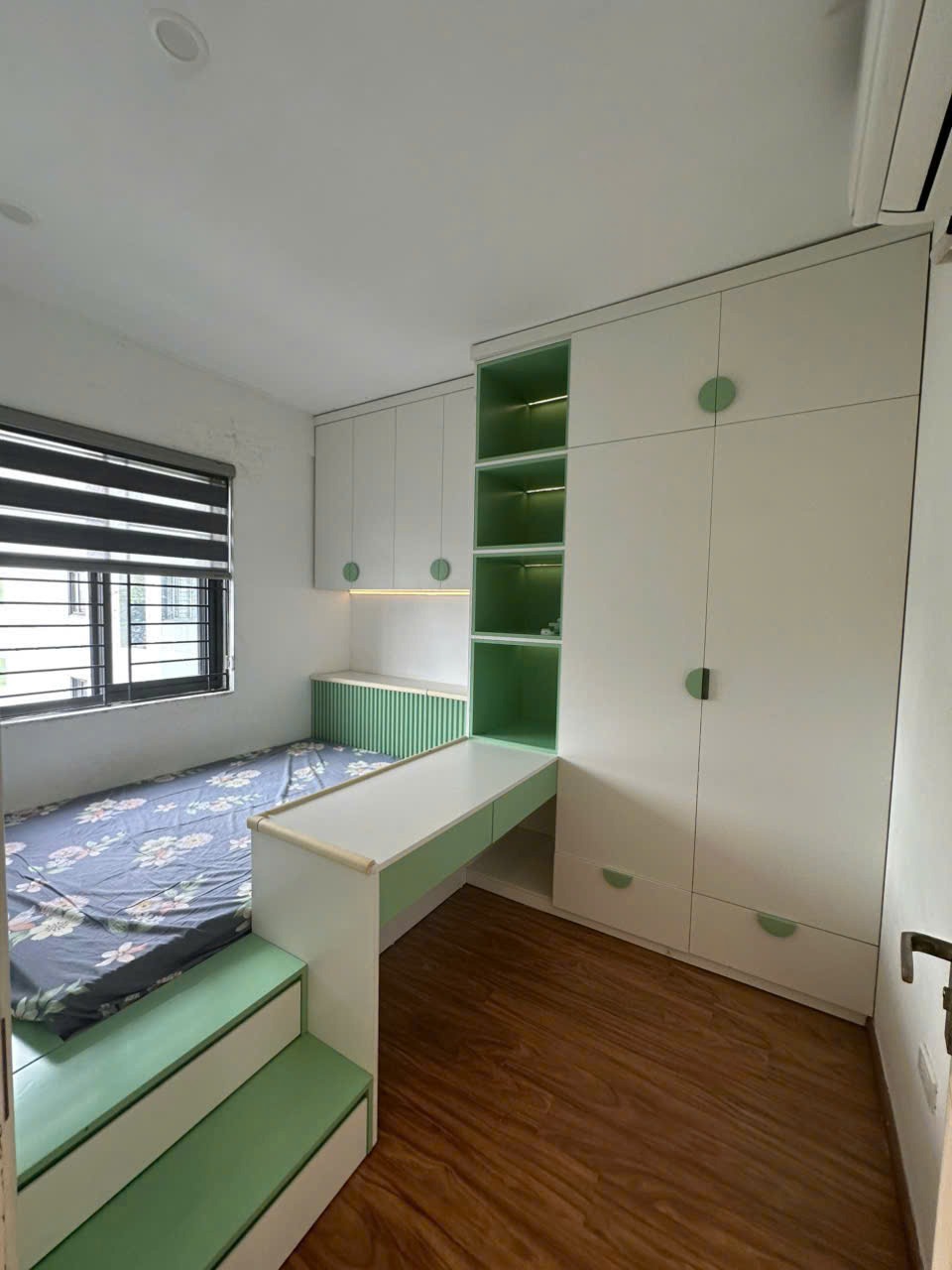 Bán Căn Hộ 2PN, 69m2 Tòa Rainbow Linh Đàm - Giá 5.4 Tỷ