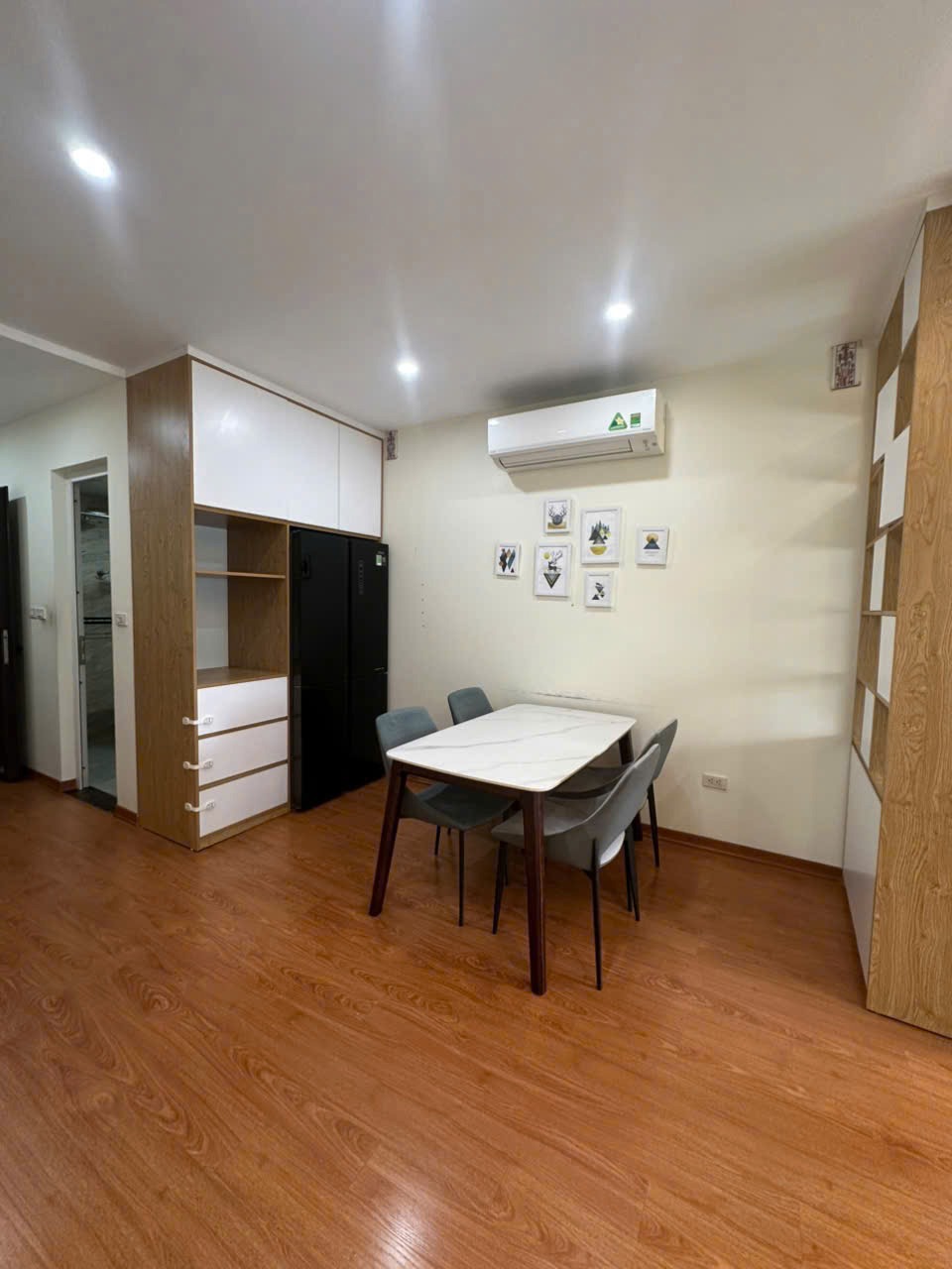 Bán Căn Hộ 2PN, 69m2 Tòa Rainbow Linh Đàm - Giá 5.4 Tỷ