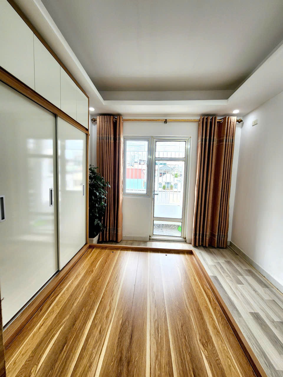 Bán Căn Hộ Mini 2 Phòng Ngủ Lạc Long Quân - Giá Chỉ 1.92 Tỷ