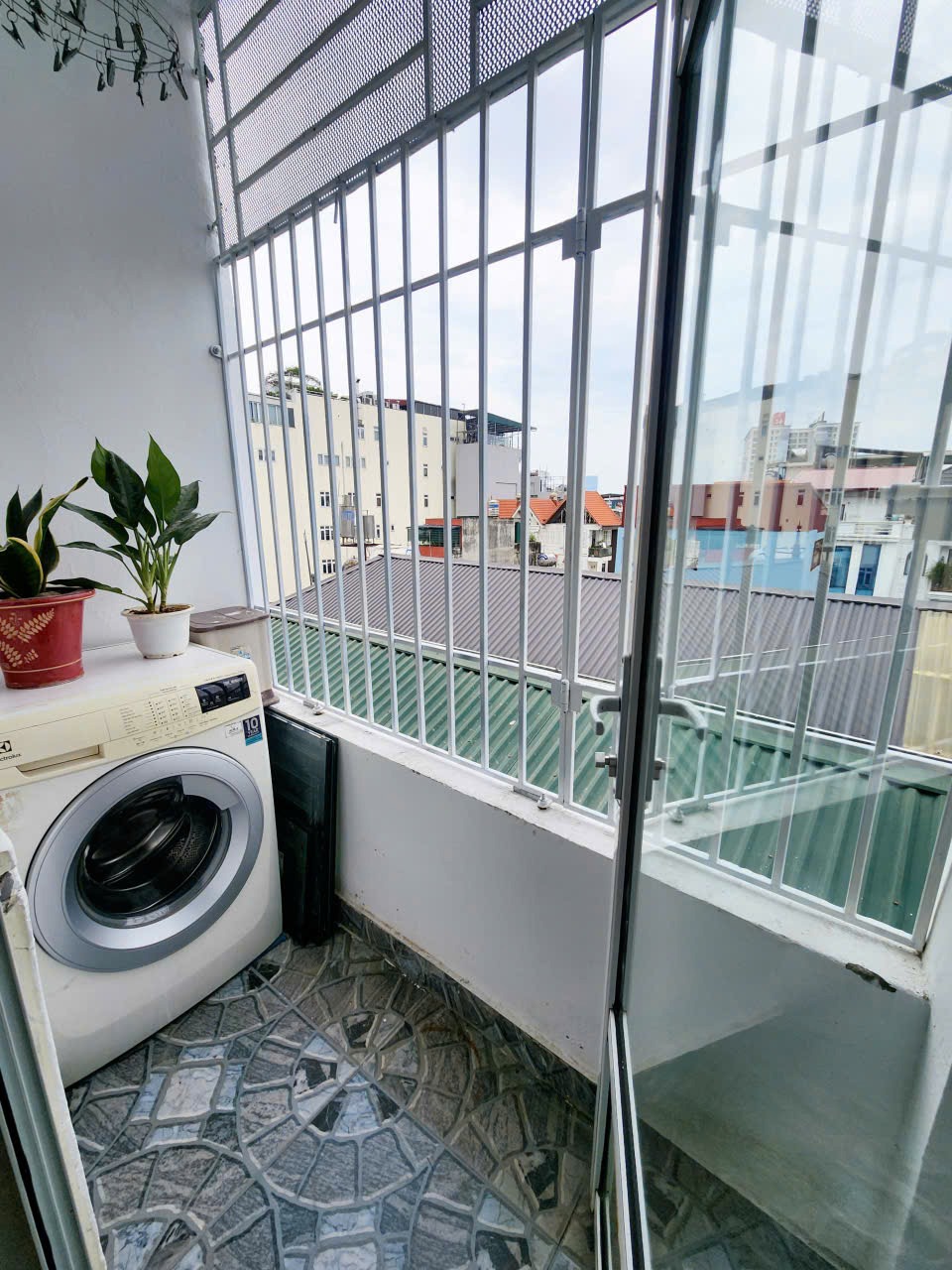 Bán Căn Hộ Mini 2 Phòng Ngủ Lạc Long Quân - Giá Chỉ 1.92 Tỷ