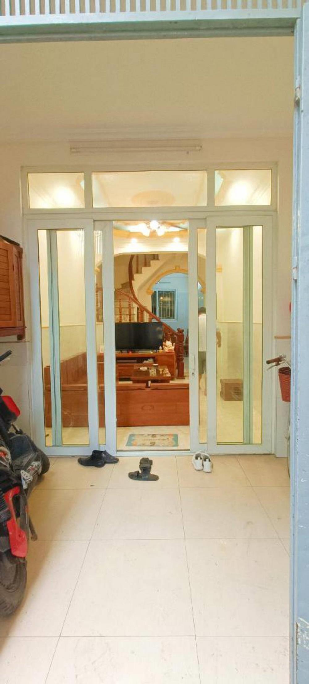 Bán nhà Đại Từ, Hà Nội - 43m2, 5 tầng, Giá 8.5 tỷ - Vị trí đẹp, Tiện ích đầy đủ