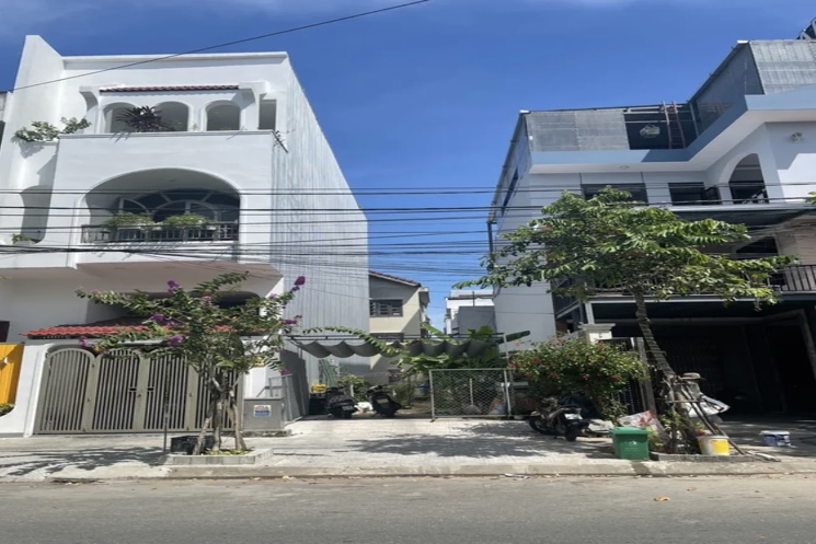 Lô đất mặt tiền Dương Vân Nga . DT:100m , ngang 5m