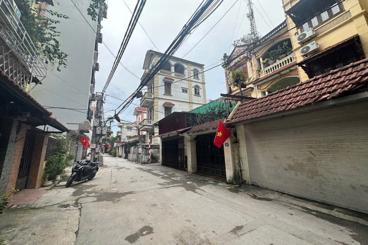 Nhà mới Lạc Long Quân - ngõ thông - thang máy - 5 tầng giá nhỉnh 12 tỷ