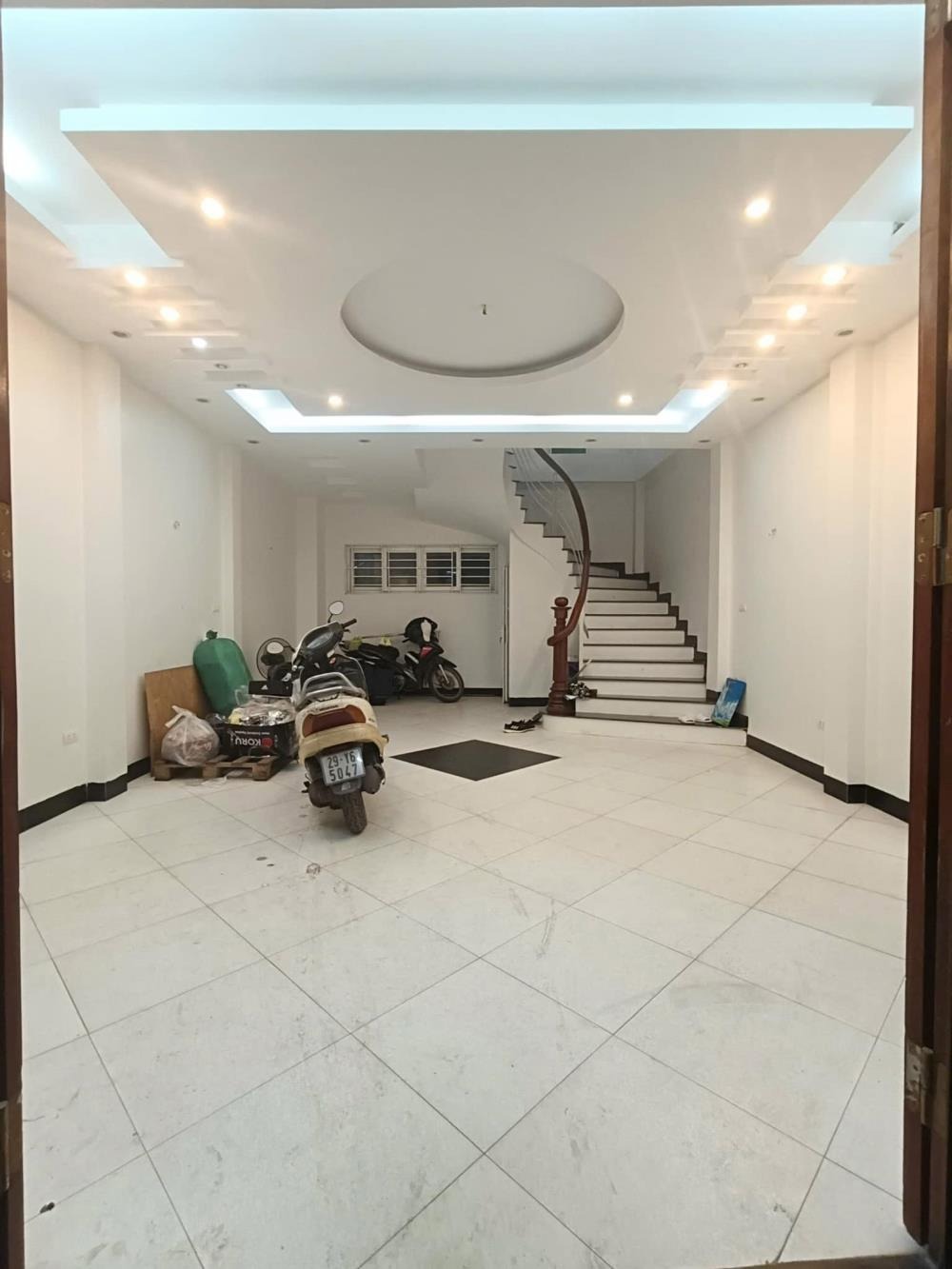 Nhà phân lô Yên Hòa - 45m2 - 5 Tầng - MT 5m - 12 Tỷ - Vị Trí Đắc Địa