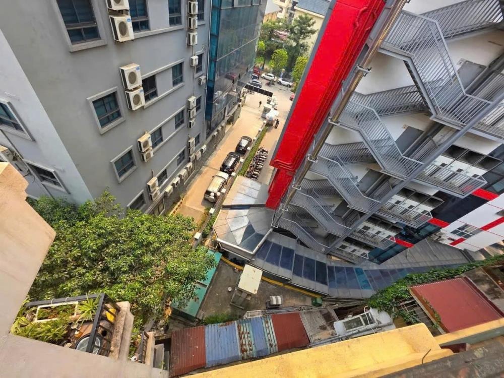 Bán nhà phố Trung Kính 115m2, 6 tầng, MT 6m, 32 tỷ - Vị trí đẹp, giao thông thuận tiện