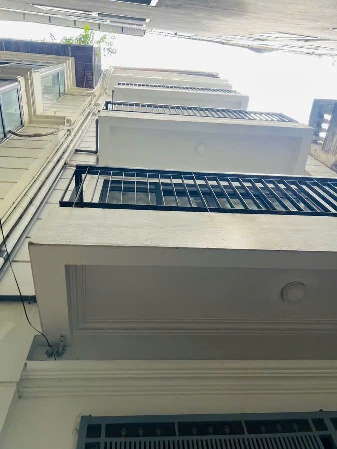 Nhà Trung Tâm Đống Đa - Hào Nam: 50m2, 5 Tầng, Gần Ga Cát Linh - Giá Tốt