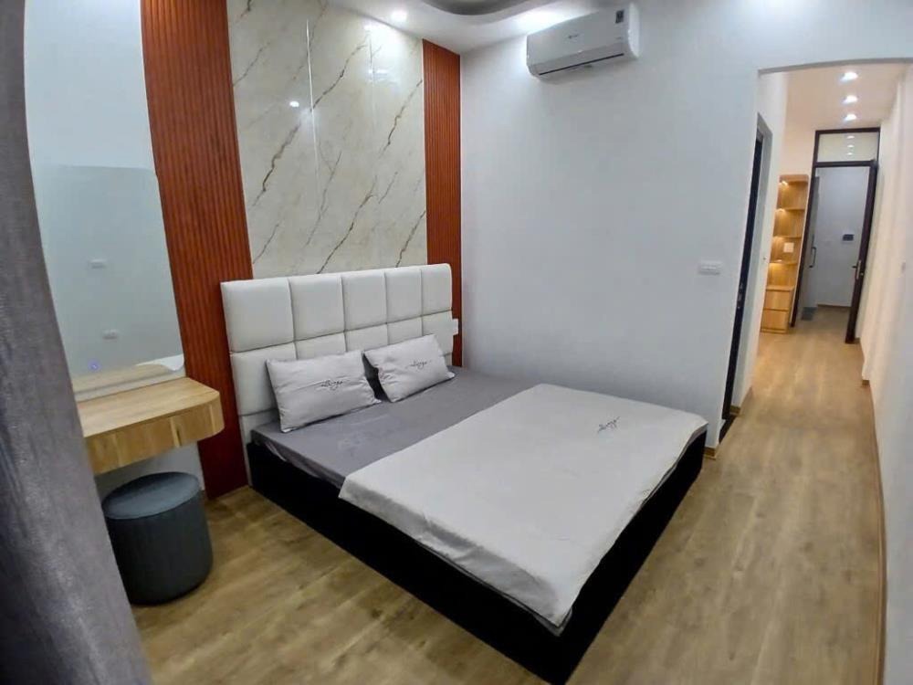 Bán nhà Đống Đa: 40m2 x 5 tầng, thang máy, gần ô tô - Giá Tốt