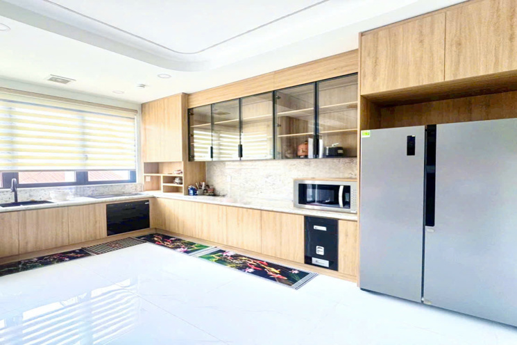 35 Triệu: nguyên căn MẶT TIỀN Phan Đăng Lưu- Ngang 6m cao 4 Tầng 4 Phòng FULL nội thất. 0933910039