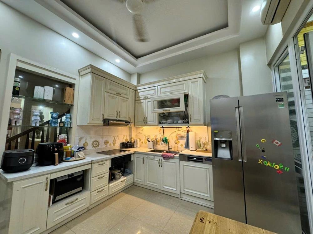 Cho thuê nhà 6 tầng, Phùng Chí Kiên, Cầu Giấy - 25tr/tháng