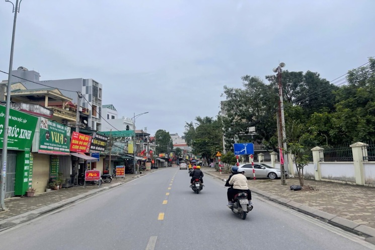 CHÍNH CHỦ CẦN BÁN LÔ ĐẤT MẶT TRỤC CHÍNH KINH DOANH 69,4M TẠI HỢP ĐỒNG-CHƯƠNG MỸ-HÀ NỘI