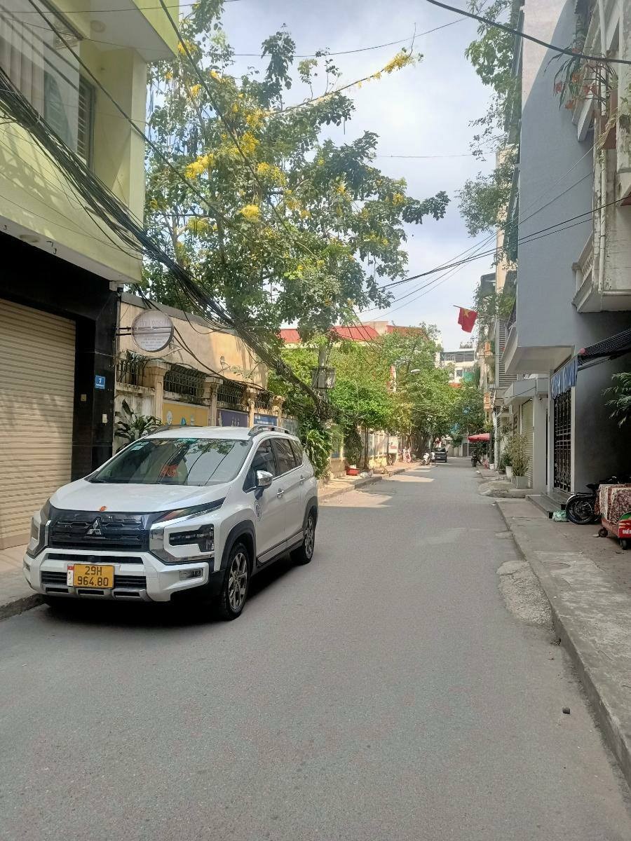 Bán nhà mặt phố Văn Quán 42m2, 4 tầng, 14m, giá 17 tỷ - Vỉa hè, ô tô tránh