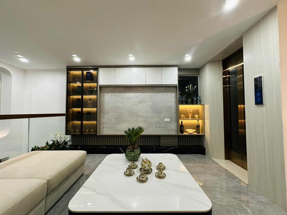 Bán nhà mặt phố Văn Quán 42m2, 4 tầng, 14m, giá 17 tỷ - Vỉa hè, ô tô tránh