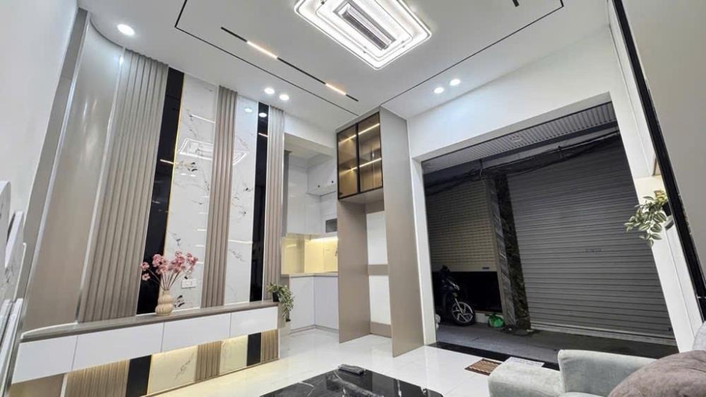 Bán nhà đẹp chính chủ, ngõ rộng, trung tâm Hai Bà Trưng - Giá cực tốt!