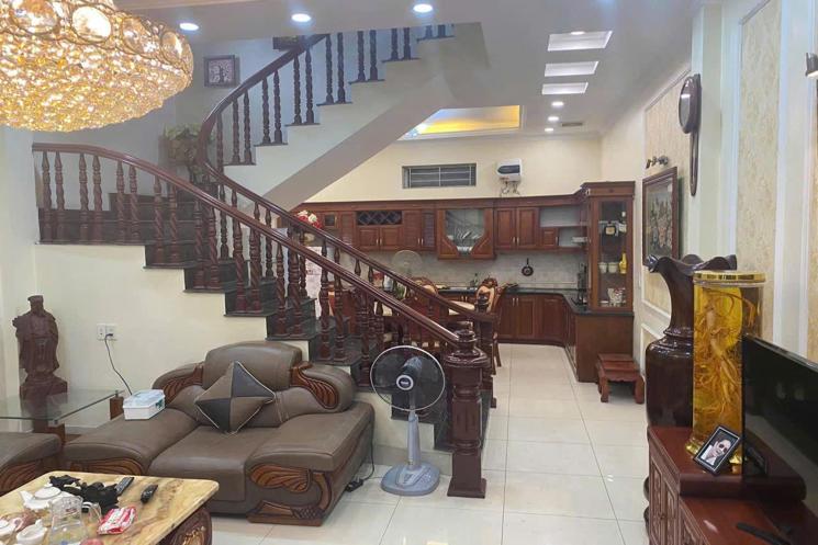 BÁN NHÀ 4 TẦNG, 68M2, MT5,2M, Ô TÔ ĐỖ CỬA NGÔ GIA TỰ, LONG BIÊN