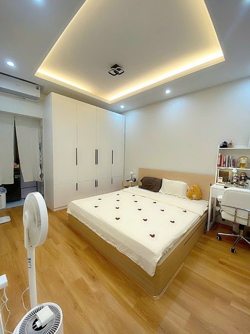 Căn hộ Hoàng Quốc Việt - Full Nội Thất - Ô Tô Tránh - Giá Tốt