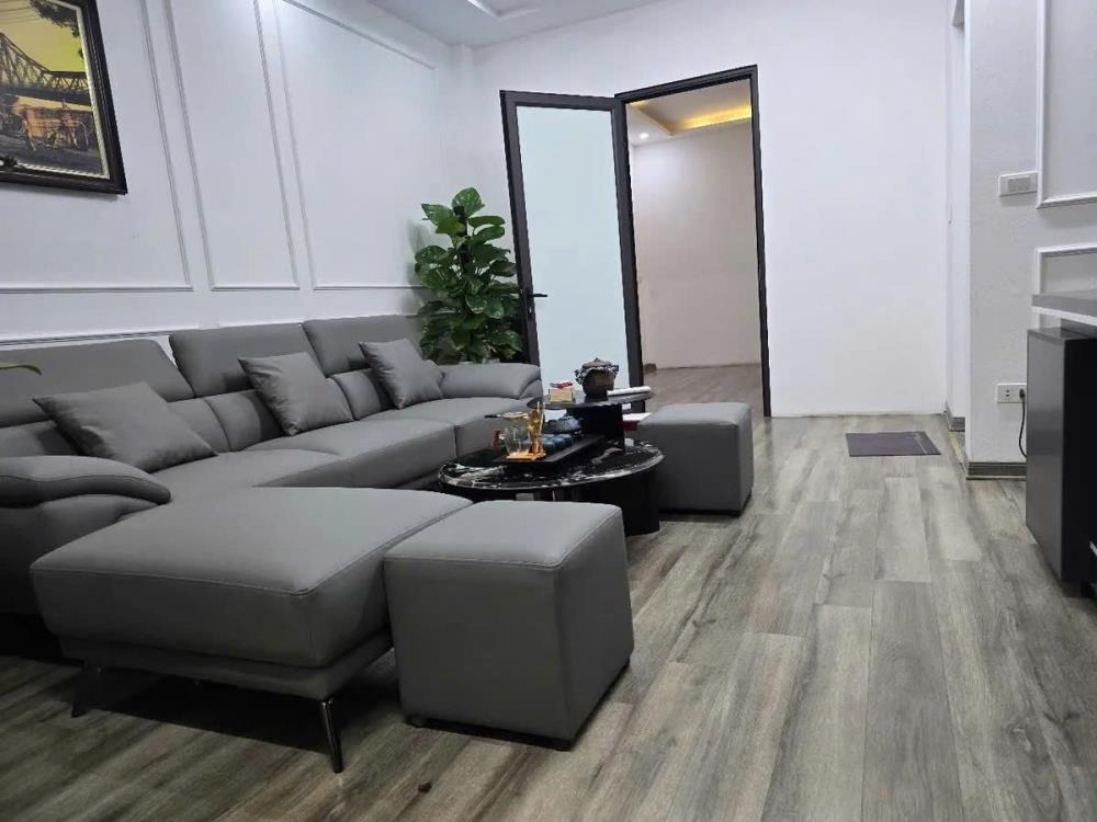 Bán nhà phố Trần Kim Xuyến - 80m², 5 tầng, ô tô tránh, giá 35.6 tỷ