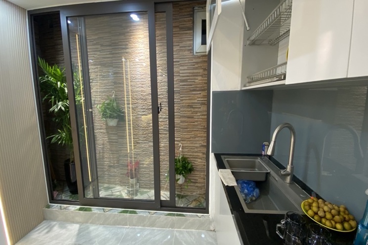 ĐÊ LA THÀNH-DT 40M x 4 TẦNG-8,8 TỶ-30M RA PHỐ