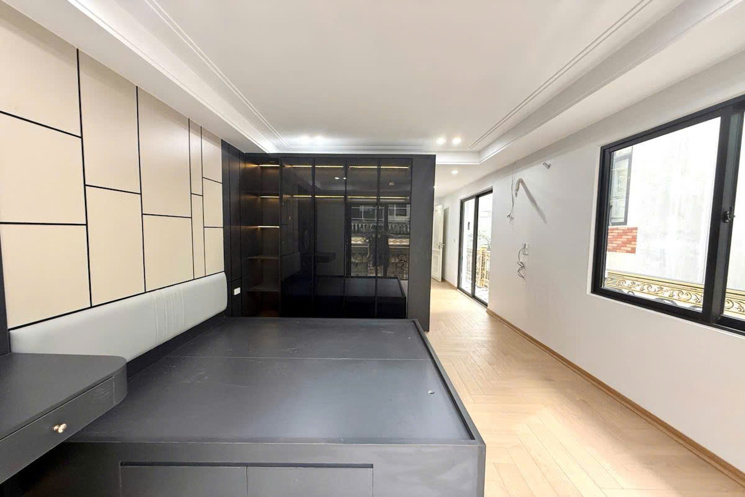 Bán nhà Sài Đồng 55m MT10m 7 tầng thang máy lô góc gara ô tô hơn 14 tỷ