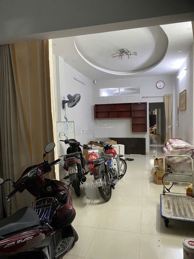 Nhà Nguyên Căn Quận 10 - Hẻm Xe Hơi, 4PN - Cho Thuê Giá Tốt