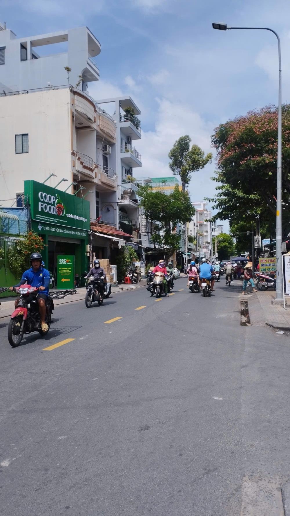 Cho Thuê Nhà Nguyên Căn 5 Tầng Mặt Tiền Quận 6 - 26 Triệu/Tháng