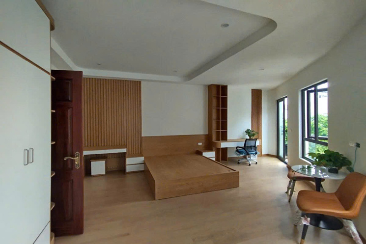 Bán nhà Ngọc Thụy 39m 6 tầng thang máy MT10m lô góc gara ô tô hơn 11 tỷ