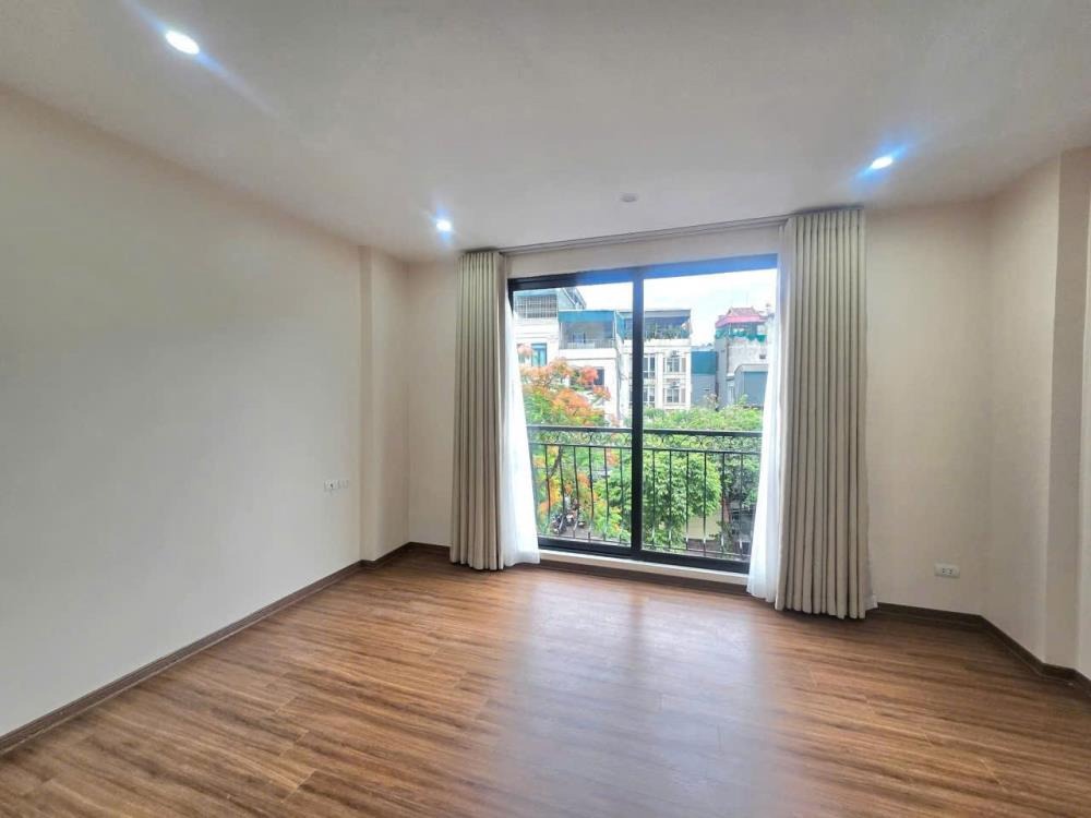 Bán nhà Đội Cấn 30m2, 6 tầng, thang máy, 14.5 tỷ - Vị trí đắc địa
