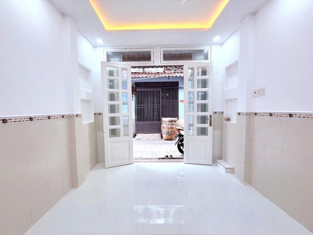 Nhà vuông 2 tầng, 27m2, Nguyễn Văn Khối, Quận V - Giá 3.3 tỷ