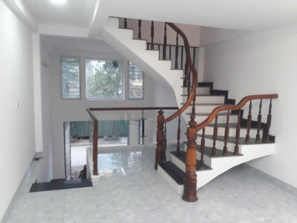 Nhà Đẹp, Phân Lô, View Trường Mầm Non, Ô Tô Tránh - Giá 12.6 Tỷ
