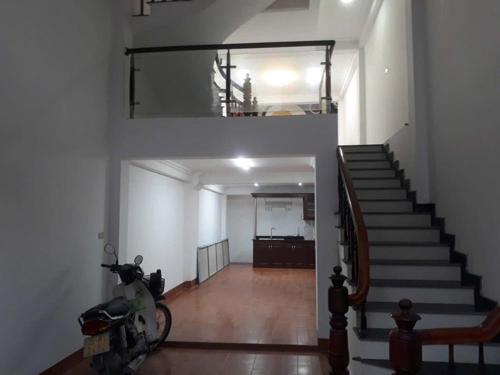 Nhà Đẹp, Phân Lô, View Trường Mầm Non, Ô Tô Tránh - Giá 12.6 Tỷ