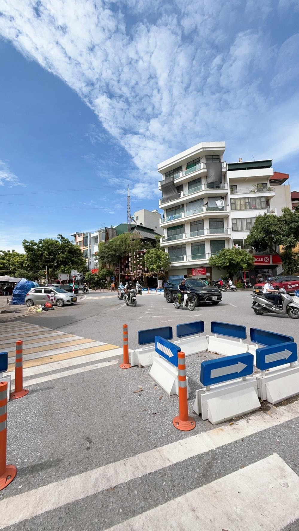 Bán Nhà Lô Góc Hà Trì View Thoáng, Ô Tô Đỗ Cửa - 8.8 Tỷ