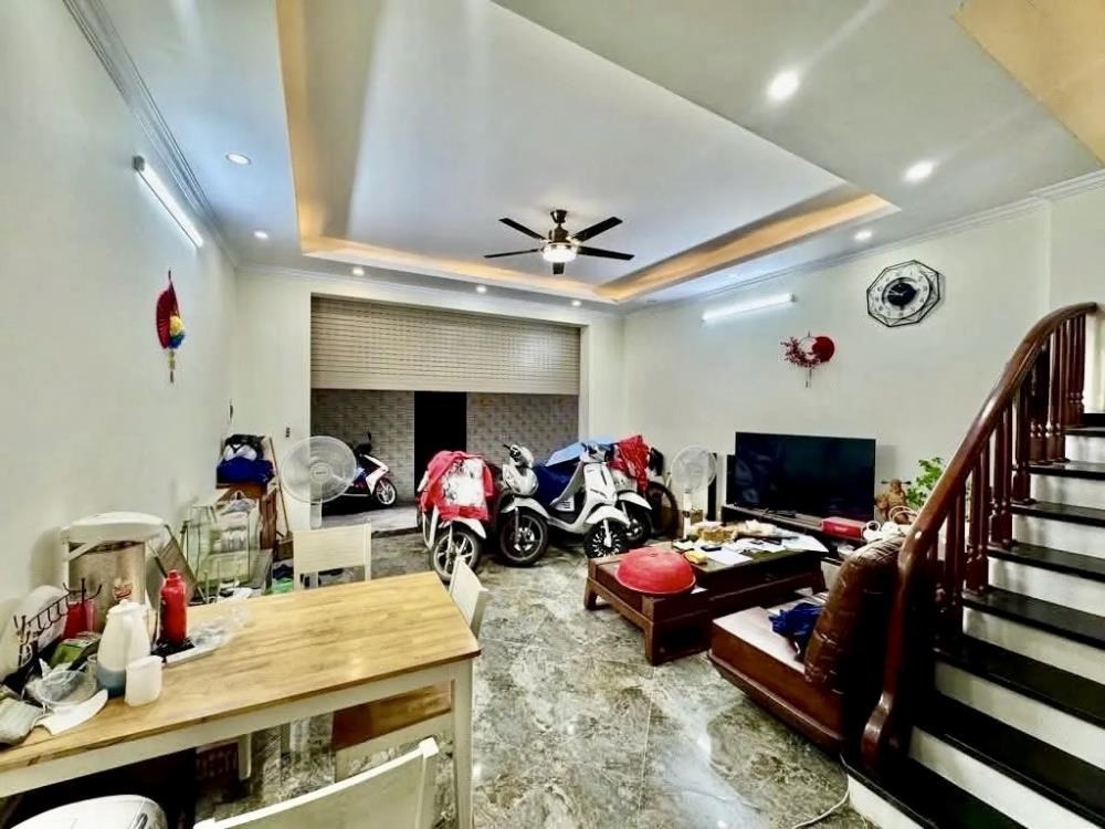 Siêu phẩm Nhà Phố Kim Ngưu - Hai Bà Trưng | 5 Tầng, Mặt Tiền 5.2m, Ngõ Rộng