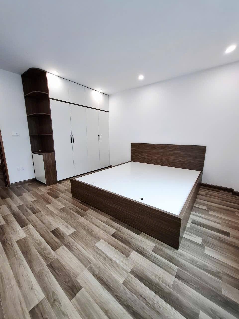 Nhà 4 Tầng Góc, 3 Mặt Thoáng, 5.98 Tỷ - Trung Tựu, Hà Nội