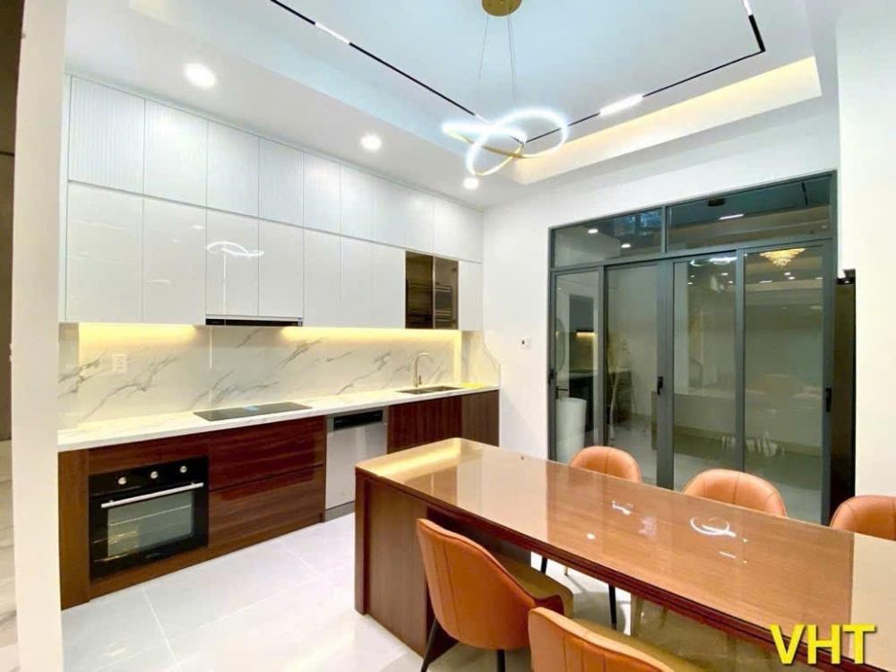 Nhà Mới Hiện Đại 81m² - 4PN, Giá 9.7 Tỷ - Huỳnh Tấn Phát, Quận 7