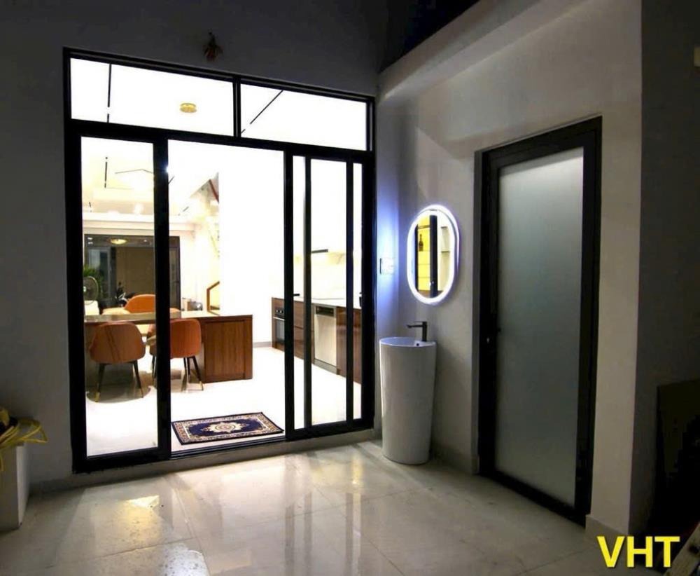 Nhà Mới Hiện Đại 81m² - 4PN, Giá 9.7 Tỷ - Huỳnh Tấn Phát, Quận 7